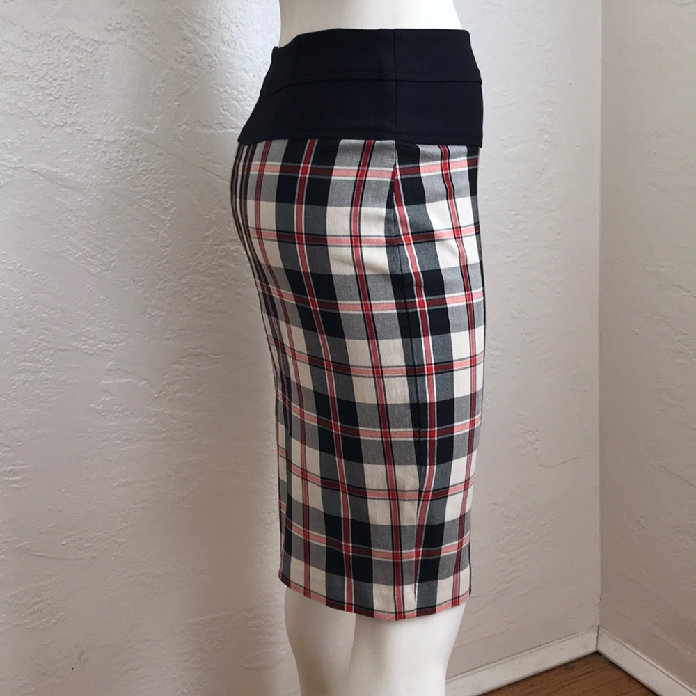 Eva Franco stretchy plaid knee length pencil skirt